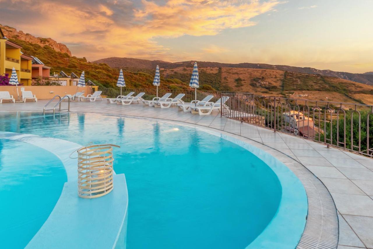 Trinità dʼAgultu Residence Pala Stiddata With Panoramic Swimming Pool المظهر الخارجي الصورة